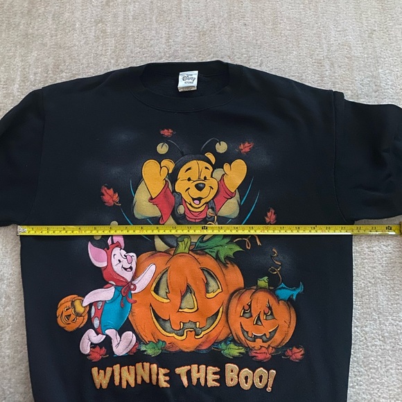 Vintage Halloween Winnie the Pooh Sweater - Picture 2 of 6